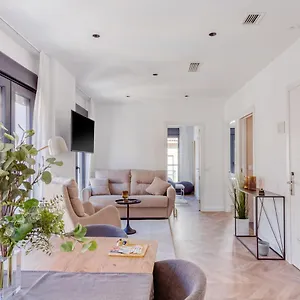 Aparthotel Limehome Calle Ancha Del Carmen